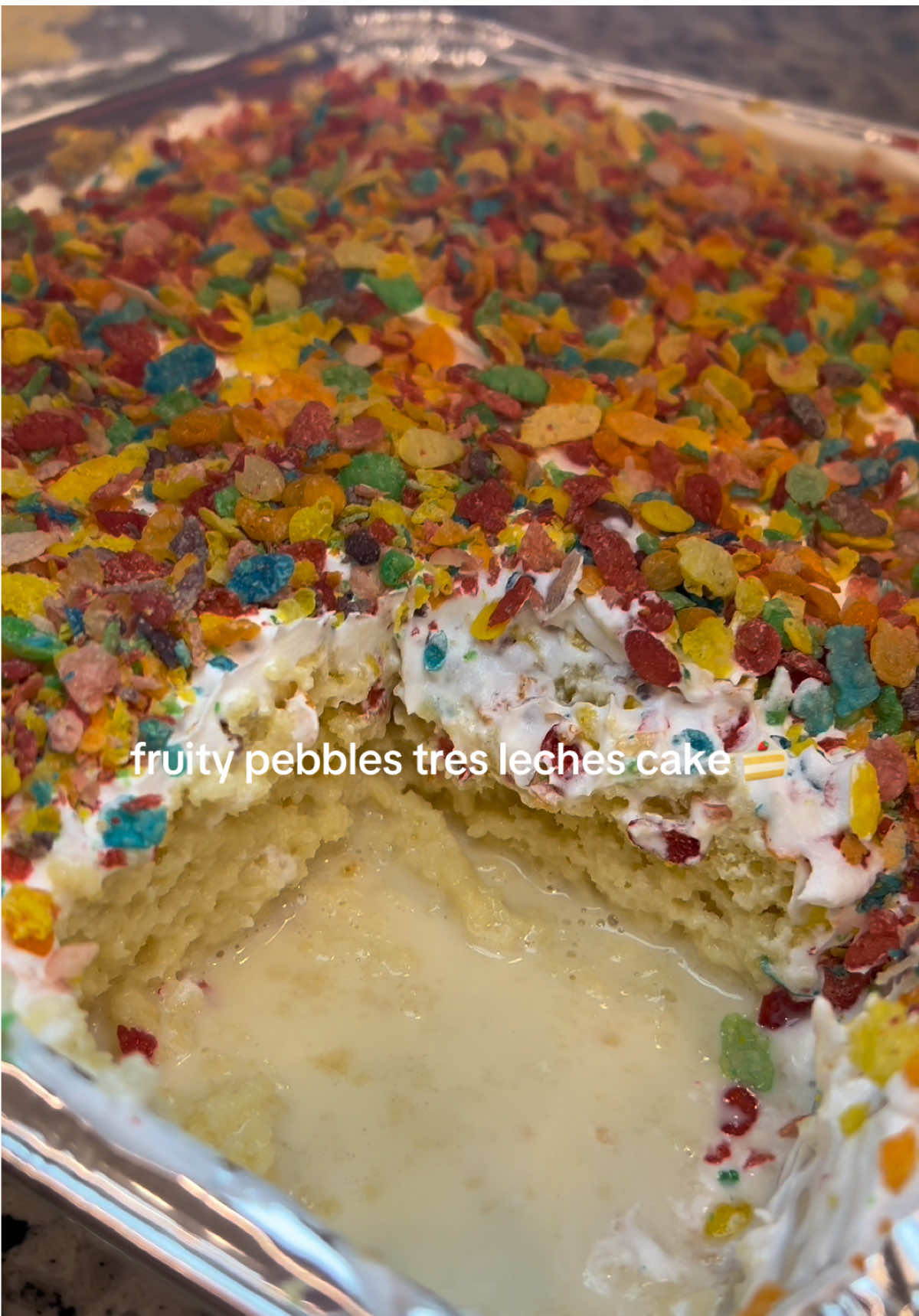 tres leches cake with a twist #tresleches #treslechescake #treslechesrecipe #Foodie #foodietiktok #desserttiktok #treslechescakes 