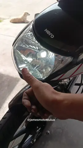 aprende a instalar bombillo led a motocicleta eco Deluxe 💥👌#motos #motor #tulua #motorcycle #mecanica 