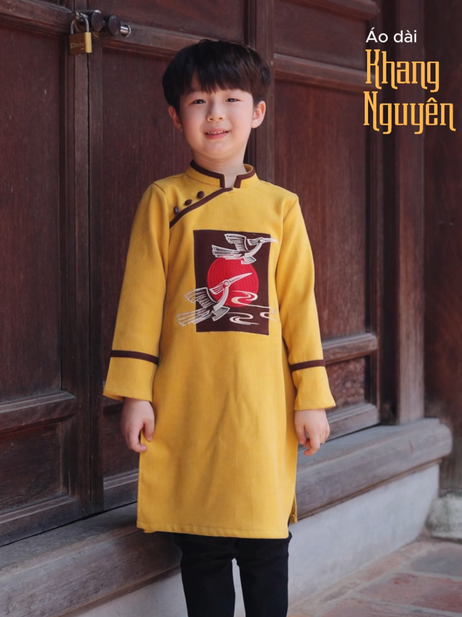 Bé thích vàng thì Econice có áo dài màu vàng luôn ạ #aodaitruyenthong #aodaitet #aodaidep #tet2025 #aodaimactet #econice #xuhuong #aodaitreemdep