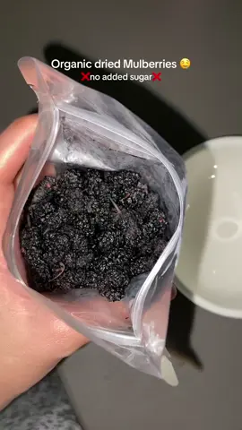 Healthy and fresh dried black mulberries 🫶🏻 #healthyfood #sugarfree #fyp 