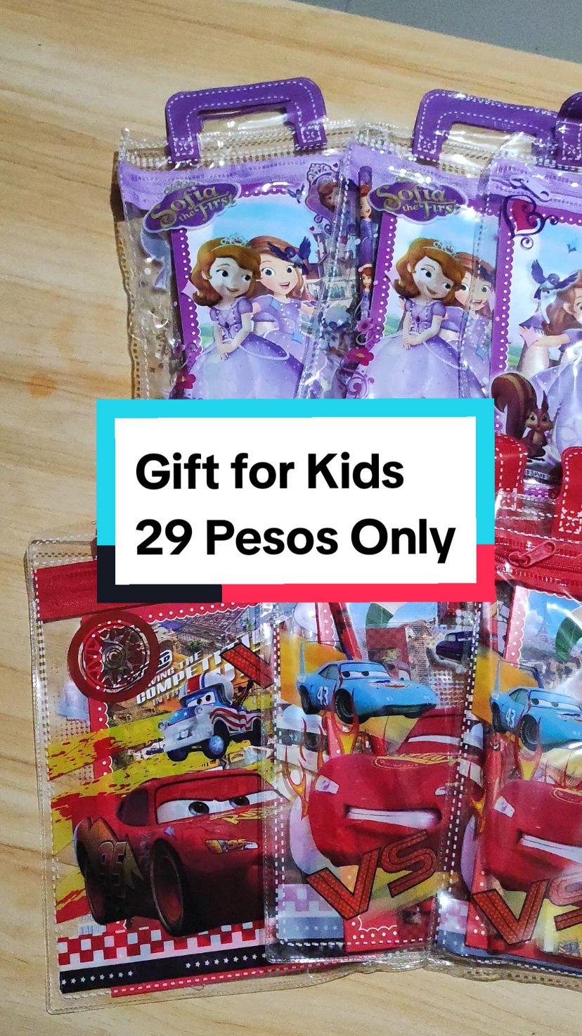 6 in 1 Stationery Set perfect gift for kids. Click the yellow basket. #giftforkids #giftforgirl #giftforboy #schoolsupplies 