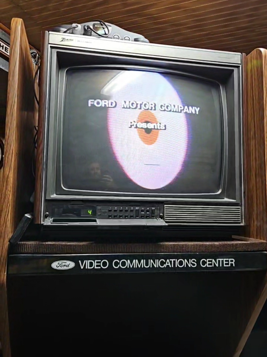 Sometimes I revive stuff that doesn't run on gas! #vintage #laserdisc #ford #junkyarddigs #fyp 