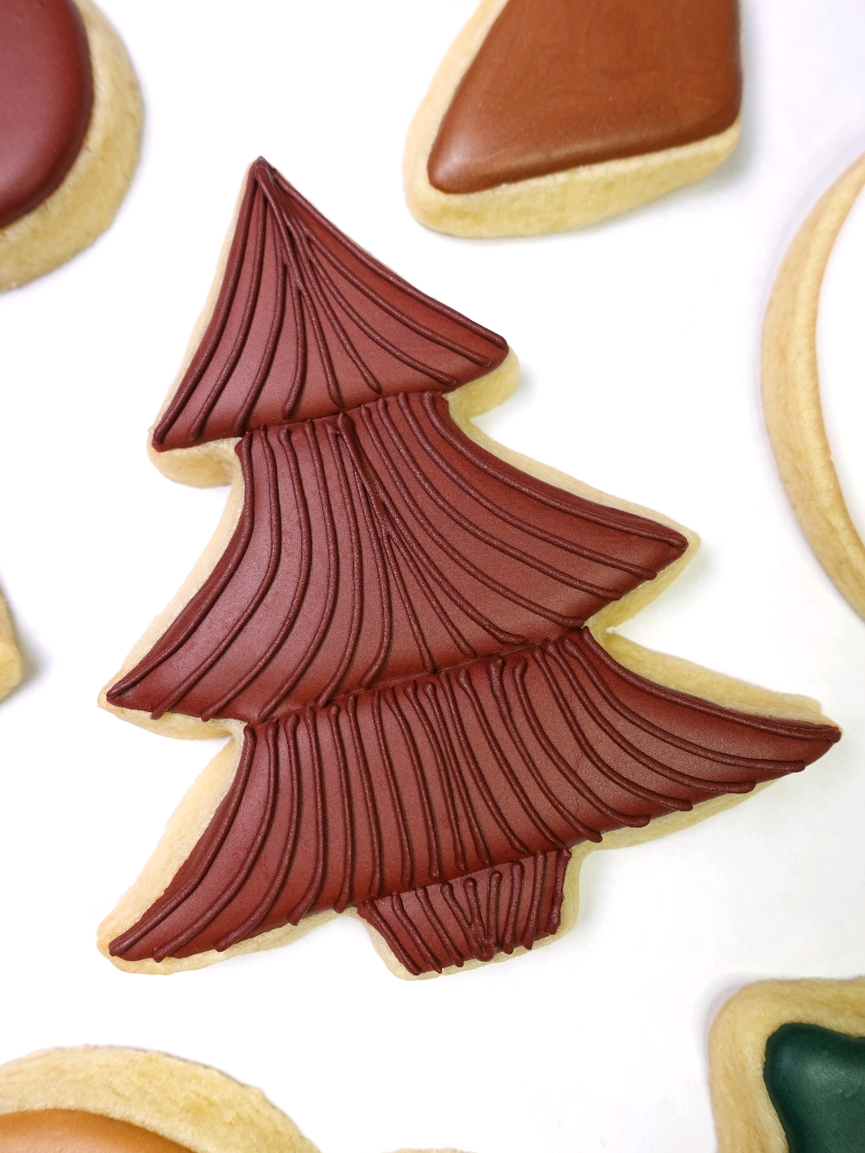 Mahogany Christmas tree 🎄♥️ #christmascookies #christmas #cookies #cookiesoftiktok #cookievideo #cookiedecoratingvideos #cookiedecorating 