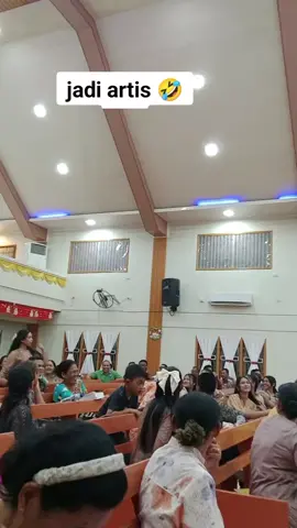liturgi profesi jadi artis🤣🤣 #hiburan #komedi #natal #remaja #borubatak #profesi #videolucu #videoviral #fyppppppppppppppppppppppp #viraltiktok #hkbp #natalremaja #viral 
