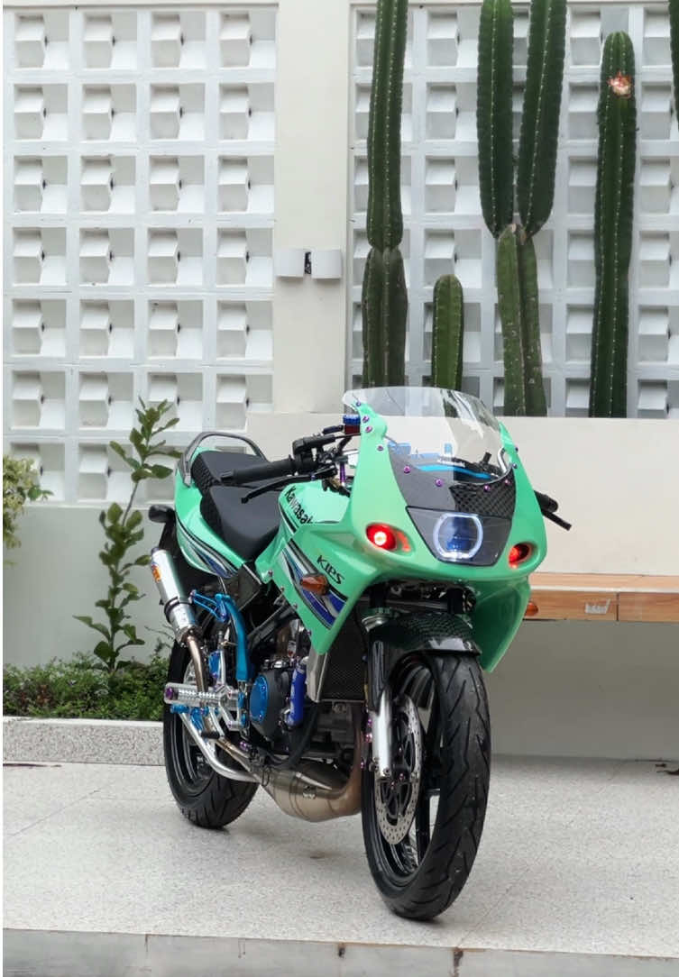 Awok awok 😎 . . . #ninja #ninjass #ninjarr #ninja2tak #ninja150 #ninja150 #ninja150superkips #rrold #2strokeindonesia #ninjar #twostrokeindonesia #twostrokepower #twostroke #2stroke 