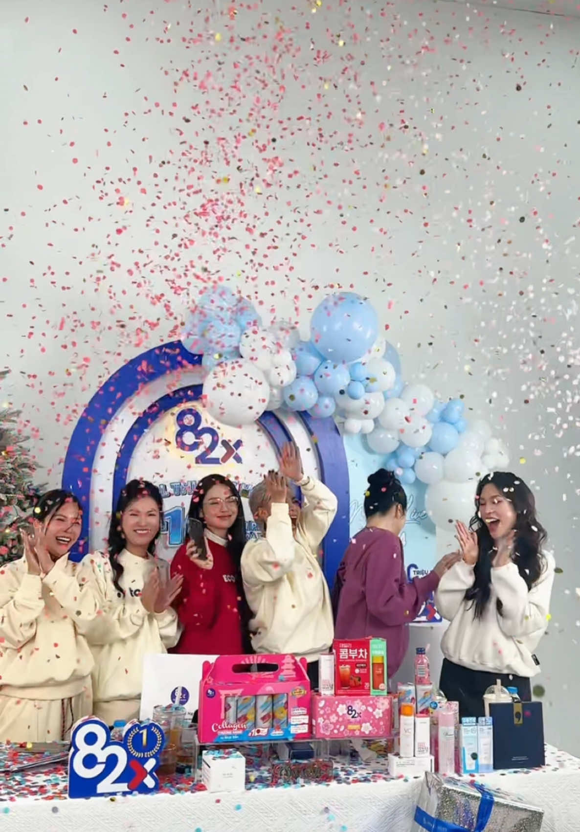 Một phiên live quá trời thành công của chị em chúng tuiii @HƯƠNG GIANG @Chu Thanh Huyền #tranquynh #hoahauhuonggiang #chuthanhhuyen #82x #xuhuong 