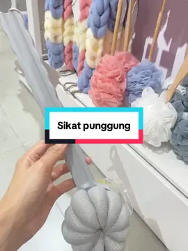 Sikat punggung yang wajib banget ada#yooyee #sikatpunggung #sikatpunggungmandi #racuntiktok #gebyarbelanjadesember #perlengkapanmandi 