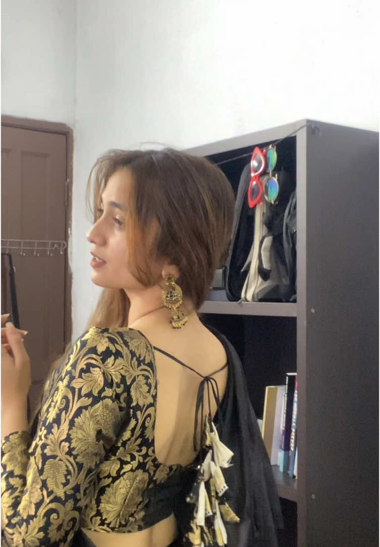 her 🖤✨ #saree #black #blacksaree 