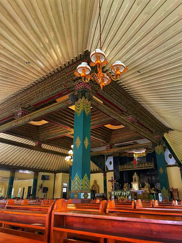 📍Lokasi : Gereja Hati Kudus Tuhan Yesus Ganjuran, Daerah Istimewa Yogyakarta Keindahan Gereja Hati Kudus Tuhan Yesus Ganjuran, atau biasa di kenal dengan sebutan Gereja Ganjuran, Gereja dengan akulturasi antara Budaya Jawa dan Agama Katolik yang sangat harmonis #gerejaganjuran #sowanbundamaria #sowangerejaganjuran  #rosariopitulunganmaria #gerejakatolik #gerejakatolikindonesia  #gerejahatikudustuhanyesusganjuran  #katolik  #katolikindonesia  #catholic 