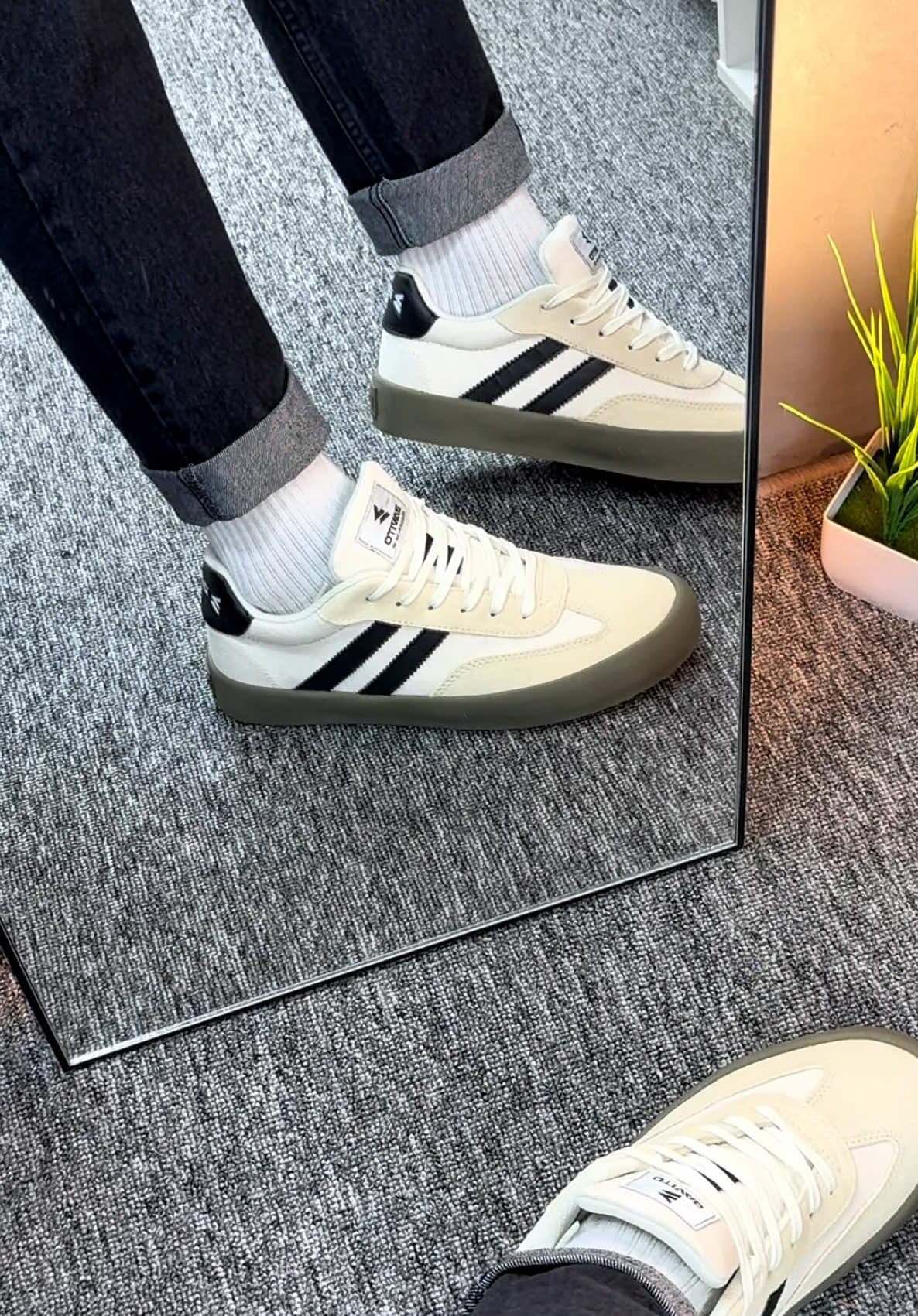 Laki laki tidak bercerita tapi langsung checkout garis dua#sepatusneakers #sepatulokal #sepatu #sepatucasual #lokalbrand 