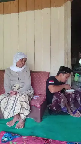 lagi makan kena marah #mitohabarbar #manginyong #TikTokAwardsID 