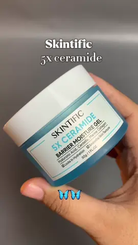 Skin barrier rusak tanda nya perlu moisturizer yang gentle contohnya moist si biru ini🤪🤭😍#moisturizer #moisturizerskintific #skintific #fyp #pujian #fypシ 