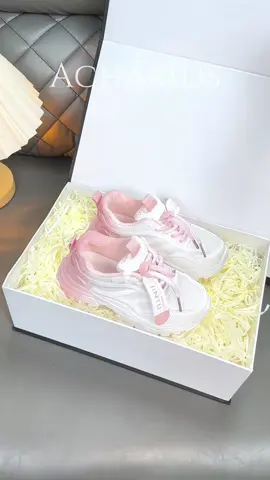 Giày thể thao cho bé #achakids #giaythethaochobe