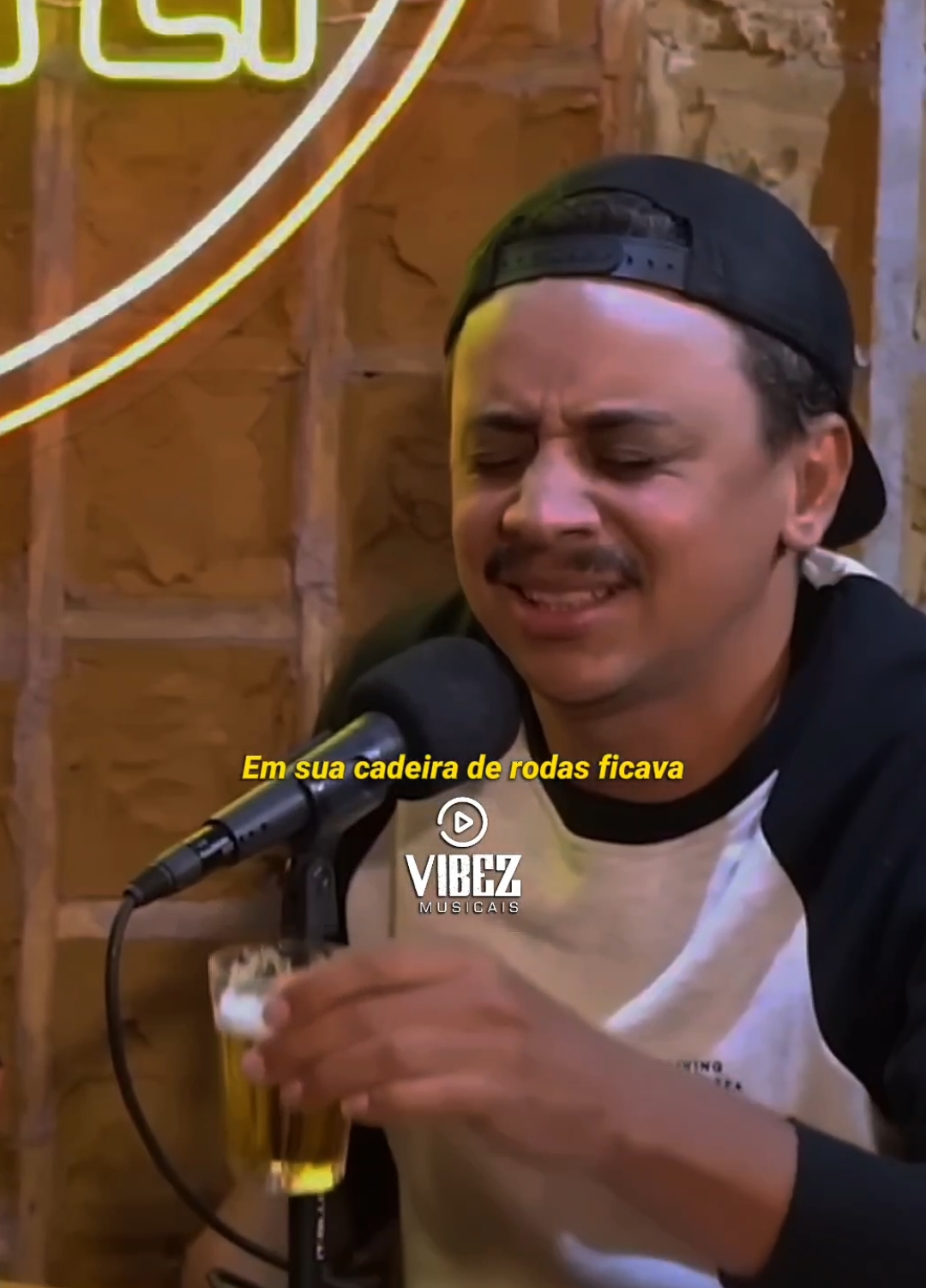 A latinha abre sozinha 😭🍻 @Emerson Ceará @felipemosk  #musicabrasileira #mpb #fernandomendes 