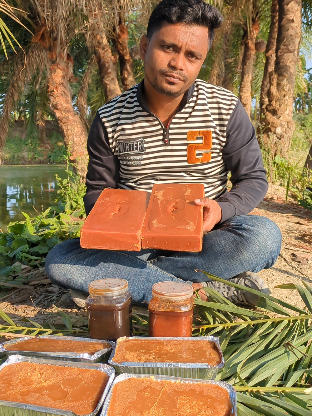 এই শীতে প্রিয়জন/আত্মীয়ের জন্য আমাদের থেকে পিউর খেজুরের গুড় উপহার পাঠিয়ে খুব সহজেই তাদের চমকে দিতে পারেন😍🥰 #trending #fouryou #fyp #viralvideo #foryoupage #ti̇ktok #food #foodtiktok 