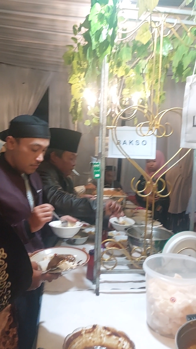 lagi makan tempat hajatan#mentahan #mentahanvideo #prankvideo #xyzbcafypシ #xyzbca 