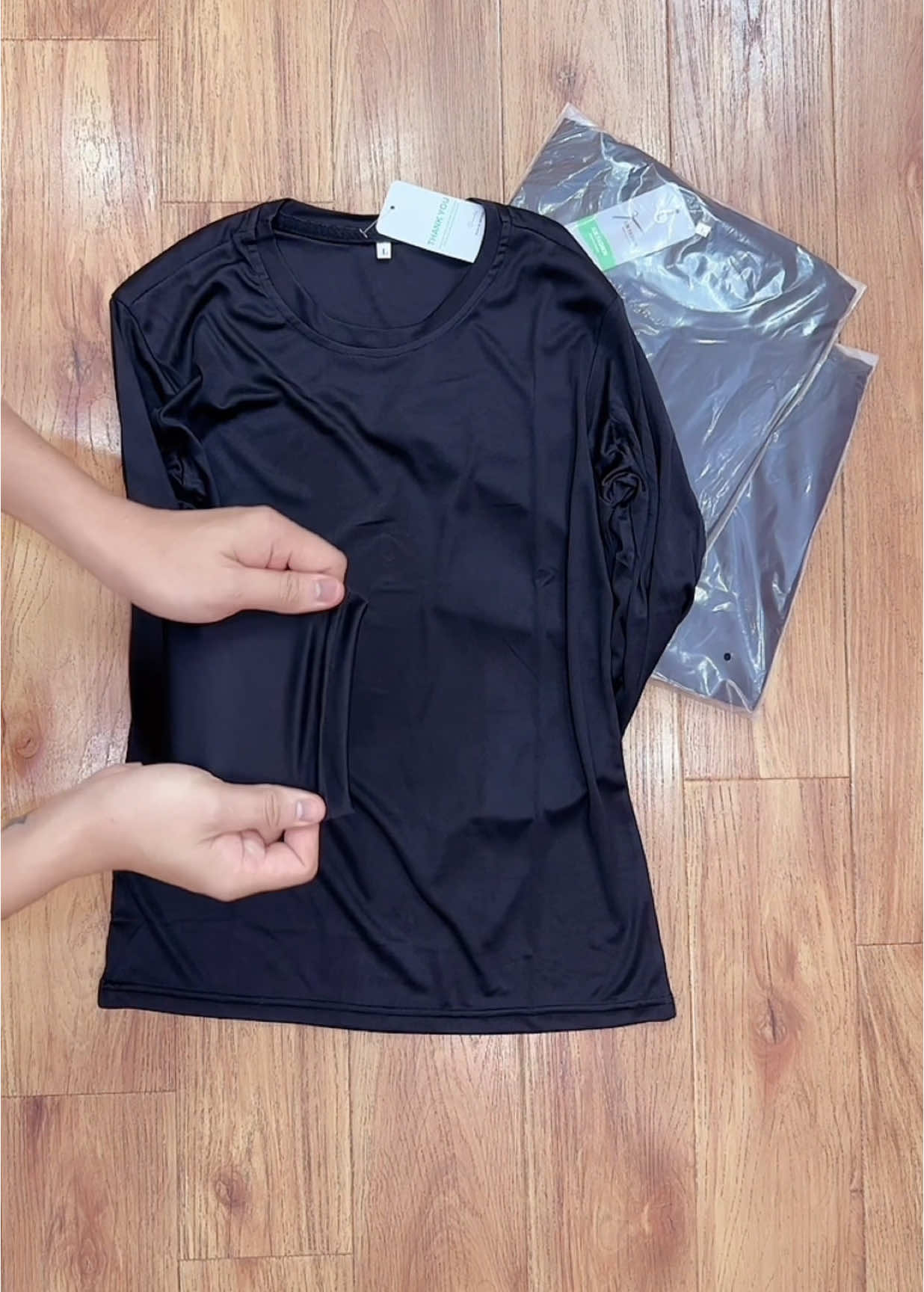 Tình yêu bắt đầu khi bạn vẫn biết giữ ấm #dabong #aogiunhiet #aogiunhietnam #aobody #samtet #xh #densport247 