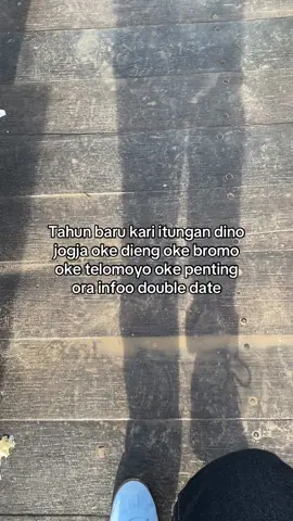 Seng penting ora wacana tok😅 #akhirtahun #jowostory #dieng #diengwonosobo #hiling #fypviralシ #katakata #fyp #fypdong 