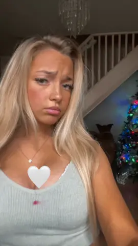 Ignore taht stain on my top🥰