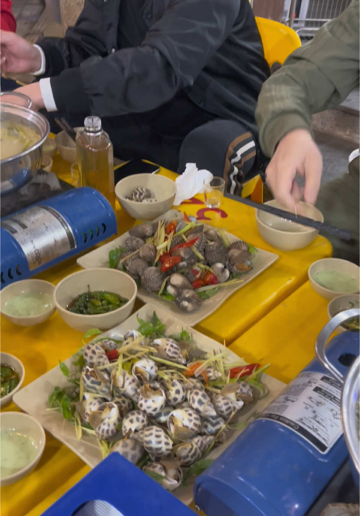 Các chiến binh luyện tập… 😬😬 #amthuc #biahoidatmo #TikTokAwardsVN 