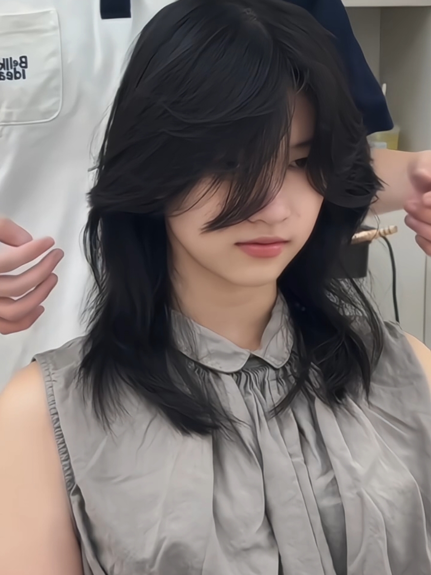 #shorthairstyles #hairstyles #wolfcut #douyin抖音 #douyin #chinesegirls #chinesegirl #ulzzanggirl #shenzhenhighschool #cutegirlsvideo 