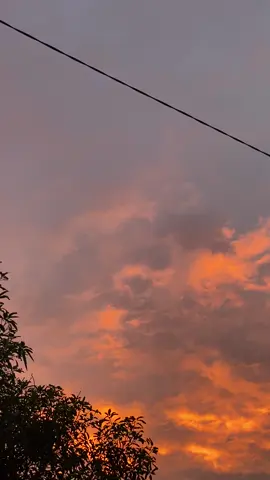 Menjelang Magrib‼️#fyp #fypage #masukberanda #vibes #vibessore #vibessenja #lagujawa #lagusedih #senja #sore #lagu #song #songs #masukberandafyp #viraltiktok #pastifyp #pastiviral 