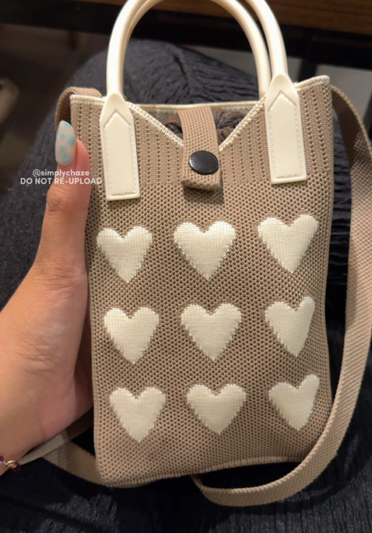 Replying to @Clara♡ ang cutesyyy talaga mga mi! maganda pa quality 🙈🫶🏻 #fyp #foryou #trending #bag #smallbag #bagcollection #knittedbag #cute 