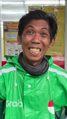 Jika anda mengalami masalah gigi kuning, nafas berbau, gigi berlubang atau radang gusi, gunakan Ubat Gigi Probiotik SP-6. Ia mempunyai keupayaan kuat untuk membaiki dan meregenerasi gigi anda. Diskaun 50%, jangan lepaskan peluang ini!#UbatGigiSP6 #GigiPutih #NafasSegar #PenjagaanGigi #GigiSihat #HapusPlak #RawatGusi #GigiKuning #CegahGigiBerlubang #Promosi50Peratus #PenjagaanMulut #ProbiotikGigi #KesihatanMulut #JanganLepaskan