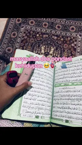 pesen bunda : mau senakal apapun kamu, mau seburuk apapun perlakuan mu di dunia, yg penting solat&ngaji nomor satu karena cuma al quran&solat mu yg akan menolong mu di akhirat nanti, tetap lah berbuat baik kepada semua orang😇 #fypシ゚ #sadstory #galaubrutall🥀 #fypage #katakata #4you 