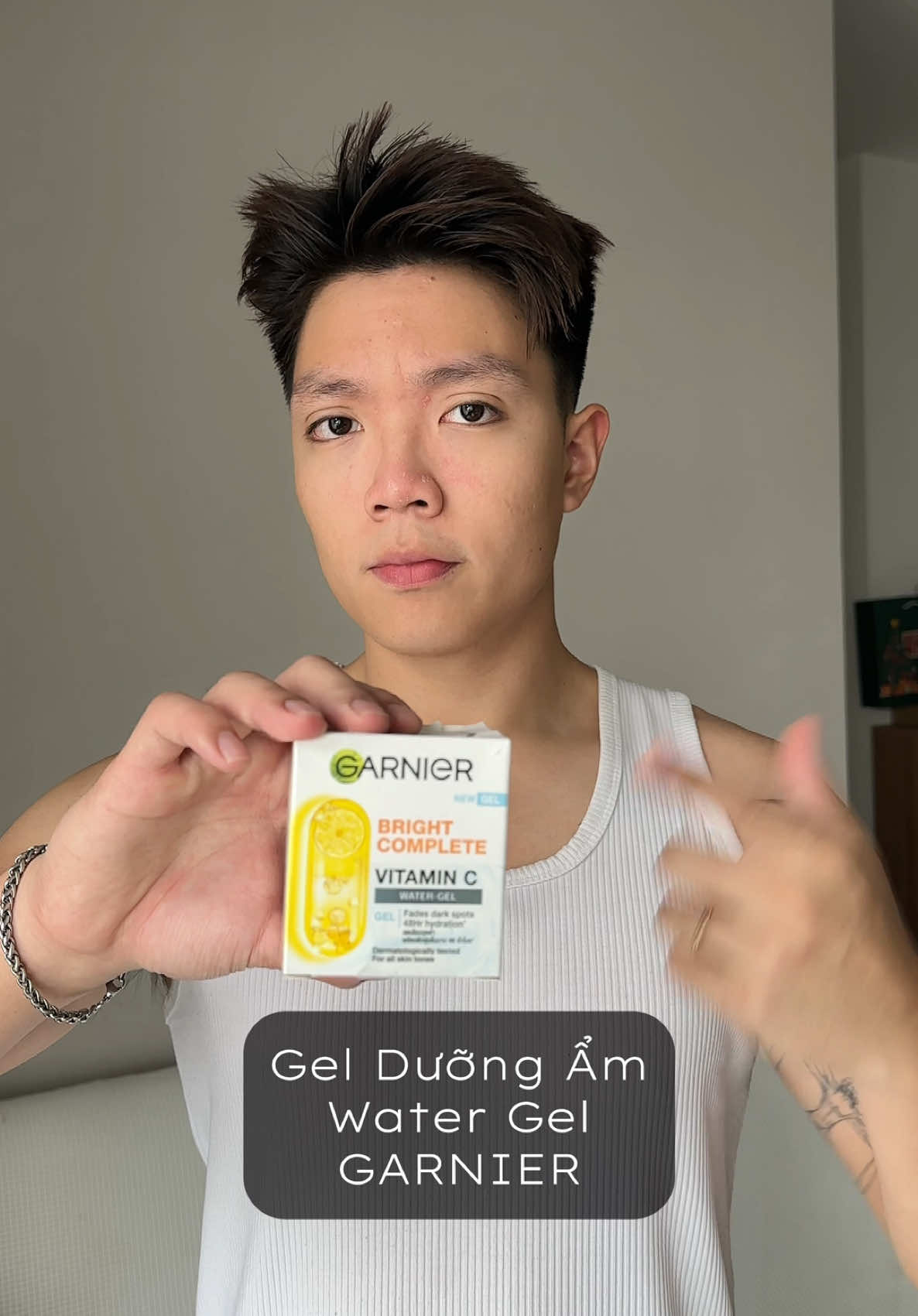 Bên cạnh việc dinh dưỡng khoa học, uống đủ nước, anh em có thể tham khảo thêm một giải pháp cho da khô bong tróc mùa đông nhé, dùng dễ chịu hẳn đấy #WaterGelgrn #garnier #garniervn #goclamdep 