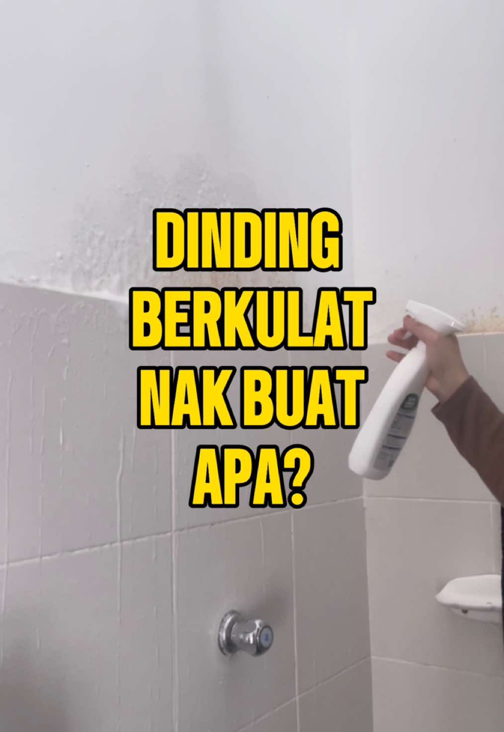 Dah tak malu dah kalau orang tumpang toilet 🙈. Sebelum ni pening ape la nak dibuat dengan kulat dekat toilet ni kan. Alhamdulillah jumpa jugak penyelesaian. Bukan dekat toilet je tapi boleh je spray dekat mana-mana yang ada kulat dan kotoran-kotoran degil  😉 #bigstainremover #kulat #kulatdinding #tandas #toilet #mold 