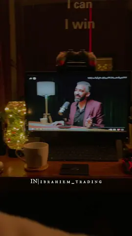اكتئاب السوشي الميديا👌🎧. مع الاسف السوشيل ميدبا تعكس صورة مثالية، لكنها في كثييير من الاحيان صورة غير حقيقية وصوره جذابه بتشوف الكل مبسوط ولكل ناجح وبتحس انك اقل منهم ازا مش بوعيك بدون وعيك وهذا الشعور هو اكبر مداخلك للاكتئاب  واحتقار الذات مثل ما قال الرسول صلى الله عليه وسلم:فلا تحمل نفسك فوق طاقتها. يعني ما تقارن واقعك بناس ما بتعرف شو حياتهم الحقيقيه خليك واعي واشتغل على نفسك بصدق ‏وشفافيه  وخذ افضل الخطوات👇✅ الحلول لاكتئاب السوشيال ميديا: 	•	حدد وقتاً لاستخدام السوشيال ميديا استخدم أدوات مثل “تايمر الإنستجرام” لتقليل الوقت الضائع وتنظيم يومك. 	•	اختر المحتوى المفيد تابع الصفحات التي تضيف قيمة لحياتك وتعلمك مهارات، بدلاً من المحتوى التافه. 	•	ركز على أهدافك استثمر وقتك في تطوير نفسك بالواقع، مثل تعلم مهارات جديدة أو ممارسة الرياضة. 	•	توقف عن مقارنة نفسك بالآخرين ما تراه على السوشيال ميديا ليس الحقيقة الكاملة، بل جزء مصطنع من حياة الآخرين. 	•	مارس الامتنان وعيش اللحظة خصص وقتاً يومياً لتقدير الأشياء الإيجابية في حياتك بعيداً عن ضغط السوشيال ميديا. لا تنسى المتابعة اترك بصمة جميلة 🌹✅ #صلاح_أبو_المجد  #ياسر_الحزيمي  اسم البودكاست الاول:👇 لماذا ينجح البعض ويفشل الآخرون؟ | صلاح أبوالمجد | 149 اسم البودكاست الثاني:👇 كيف تنجح العلاقات مع ياسر الحزيمي | بودكاست فنجان #اكتئاب #مقارنة #احتقار_الذات #تقدير_الذات #حقيقة  #كذب #our_differences #قيم #مبادئ #اخلاق #احترام #حياة  #سوشل_ميديا #مشاهير #تنافس #تطوير_الذات #ترند  #تحفيز #ابداع #مبادرة #تصميم #مونتاج_فيديو #مونتاج  #بودكاست #بودكاست_فنجان #بودكاست_بدون_ورق  #صناعة_المحتوى #علاقات 