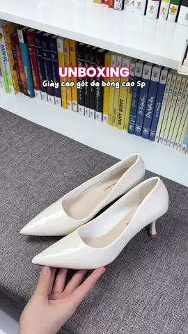 Gợi ý 1 đôi giày mũi nhọn bít gót   phù hợp cho các chị em công sở lắm nha 😊😊 #unboxing #review #giaydepnu #giaycaogot #giaycongso #salegiuathang 