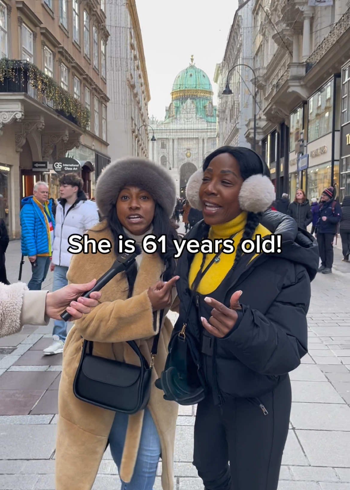 She is 61 years old 🤯🇯🇲 . Jamaican vibes are the best @Anna Grey 🇨🇦❤️🇯🇲 . #jamaica #canada #carribean #japan #vienna #wien #english #jamaican 