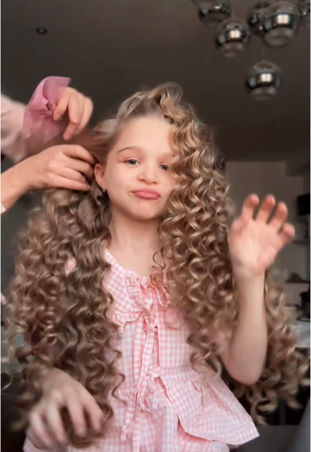My curly princess 🎀🪄✨ curler @wavytalkofficial 🤍#wavytalk #wavytalkhair #curlingiron #smallcurls #smallcurlingiron #tightcurls #tiktokshopholidayhaul 