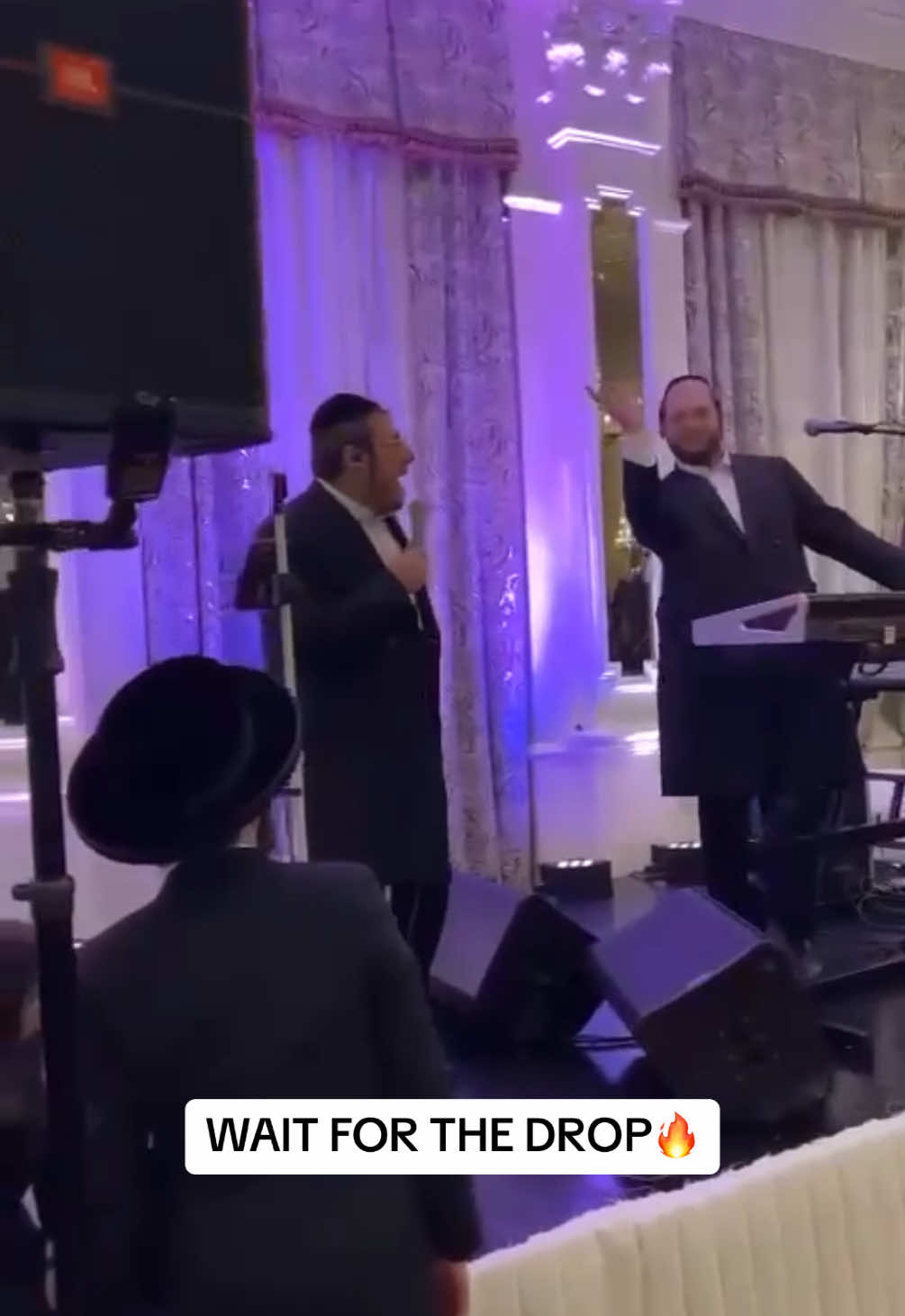 WAIT FOR THE DROP🔥 #shabbat #shalom #rabbi #dance 