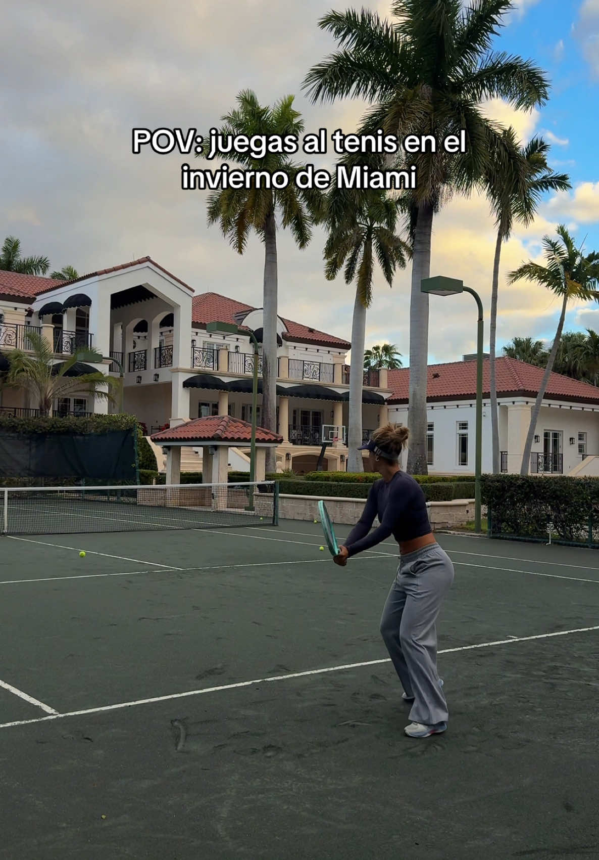 el tenis para mujeres y mas en este invierno #tennis #tennisplayer #sweatpants #paratii #tennisgirl 