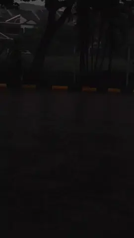 that night.  #relatable #relatablecontent #sad #sadvibes #tiktok #emo #emotional #thatnight #night #rain #rainsound #crying #cryingsound 