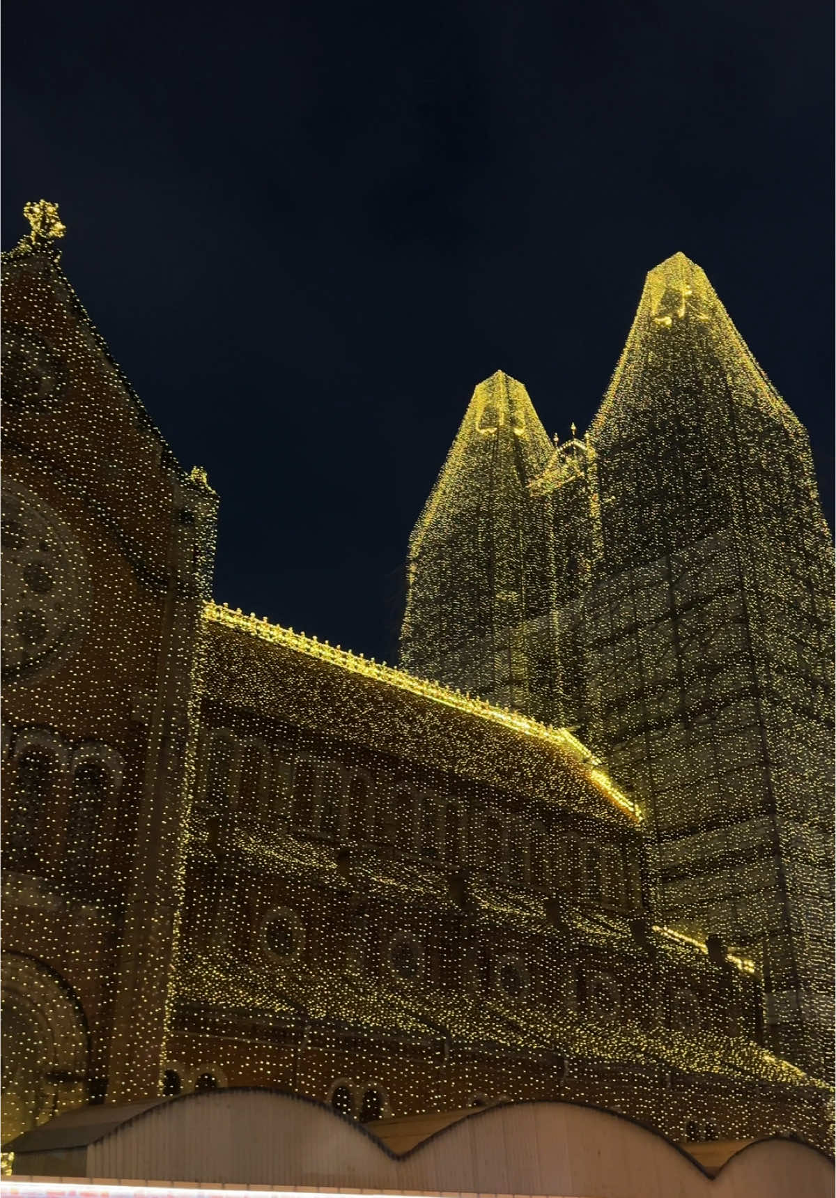 Thích cảm giác trời lạnh lạnh của mùa cuối năm ✨ #saigon #nhathoducba #xuhuong #fyp 