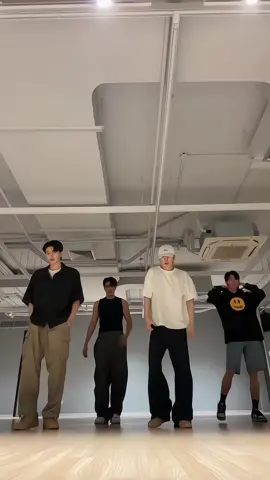 sticky เทห์สุดๆๆในที่สุดคอนเทนต์นี้ก็มา หล่อมาก 🔥🔥😳😳😳 @ppnaravit @Thanaboon Kiatniran @Santa @Chen Joong  #ppnaravit  #ปอนด์ณราวิชญ์  #santapp #จุงอาเชน  #aou_tnbknr  #เทรนด์วันนี้  #ขึ้นฟีดหน่อย  #เปิดการมองเห็นtiktok  #อย่าปิดการมองเห็น  #ขึ้นหน้าtiktokที  #เต้นกับเพื่อน  #challenge 