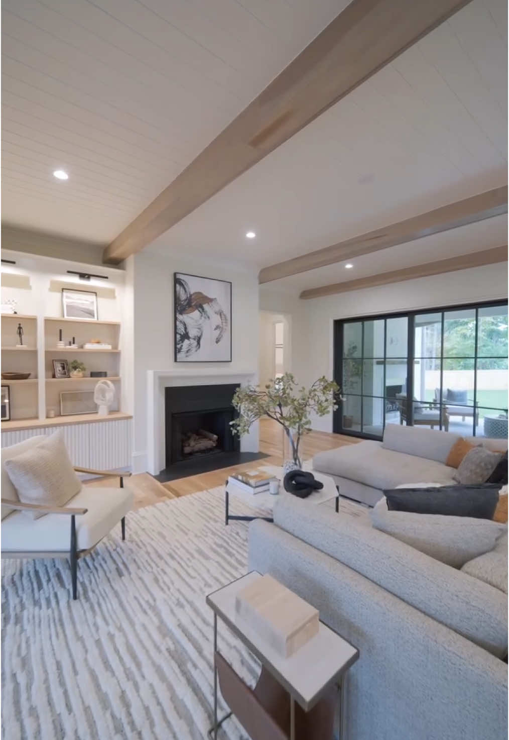 family cozy home 🥰 #luxurylife #luxuryhouse #dreamhouse #house #foryou #fyp #viral #viralvideo  (🔗 IG: @pikeproperties)