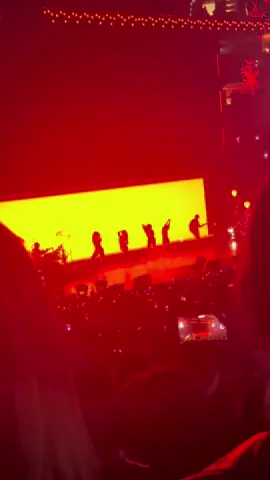 first time seeing tate live snd she was AMAZING #tatemcrae #jingleball