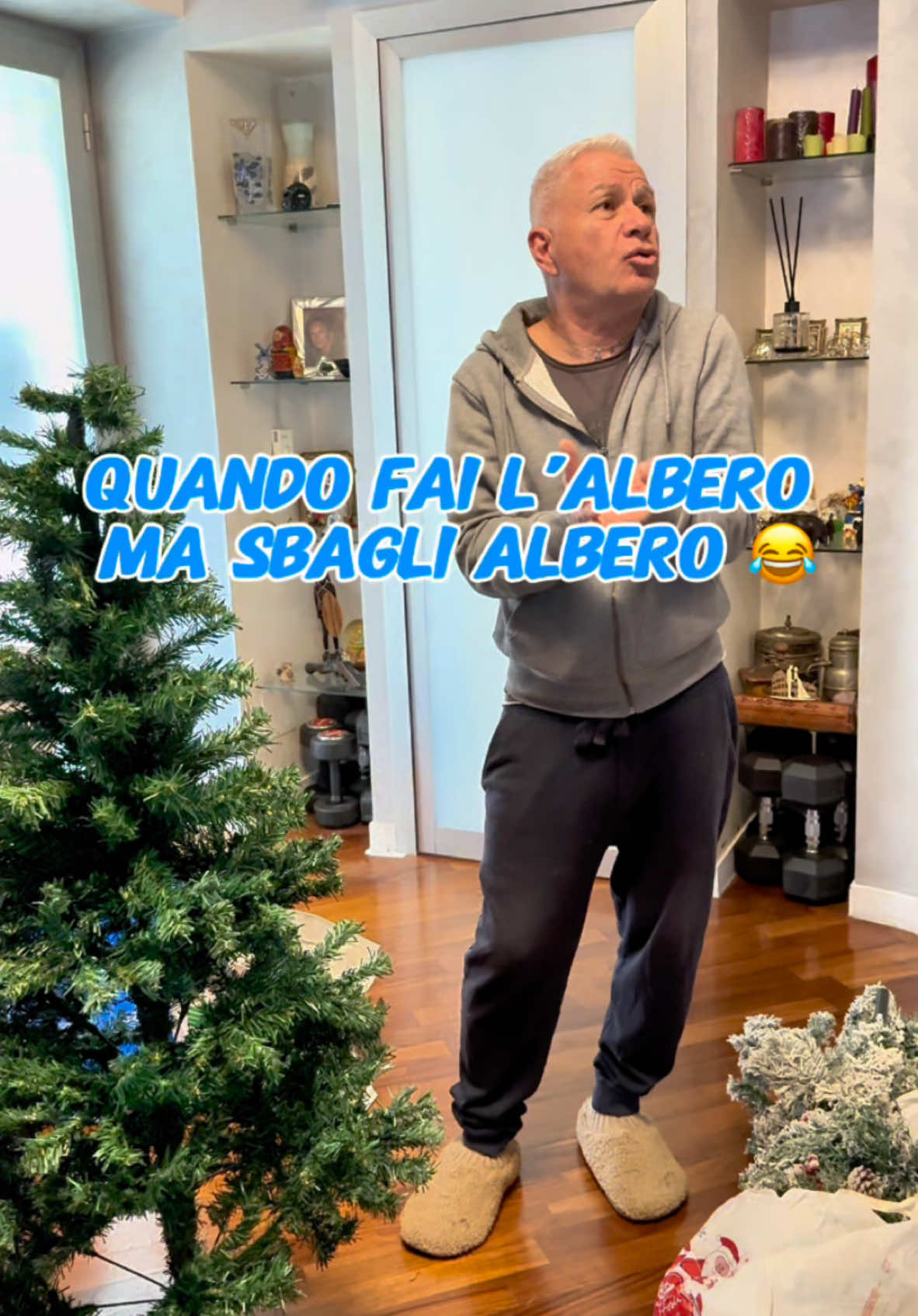 L’albero di Natale per mio padre è uno stress 😂 @Massimo Varamo @Angela Alviti #maaaèvalè #ridere #coppia #moglieemarito #mammaepapà #mamma #papá 