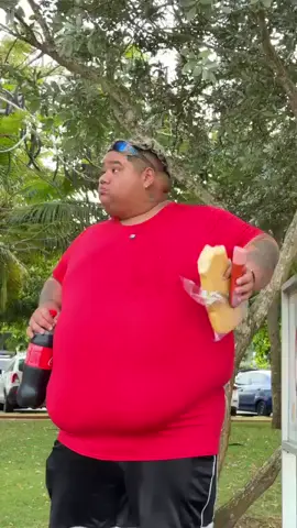 como te amo diciembre  comiendo en la calle.