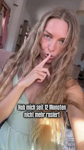Zeit vergeht wie immer so schnell und schwups sind 12 Monate ohne rasieren um.. und ich vermisse es nicht! 😋 #noshave #achselhaare 