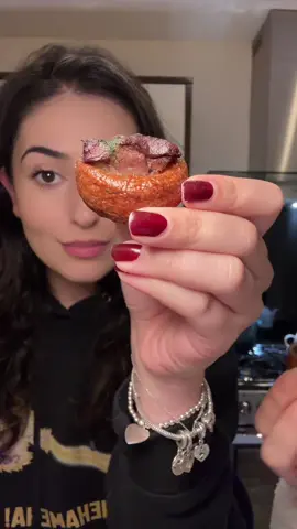 Harrods christmas canapés 🎄❤️ @Ann Khoshaba #harrods #canape #christmas #food #Foodie #newin #foodreview #mukbang #asmr #roast #macandcheese #mum #family #festive #foryou #fyp 