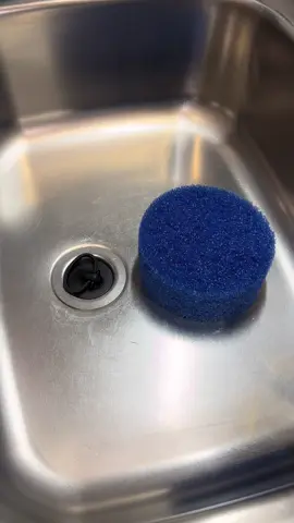 Astonish disinfectants 💫 This was absolutely stunning to squeeze & I couldn’t stop playing in it! 😍🔥  #CleanTok #asmr #asmrsounds #spongesqueezing #spongesqueezingasmr 