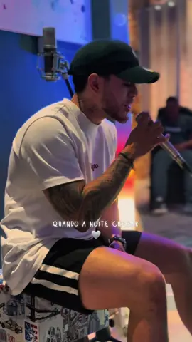 Quando a noite chegar, tô pensando em você… 🌘💭 Bora dar o play no EP APAIXONADO EM GOIÂNIA no YouTube 🥃❤️‍🔥 #CapCut #musica #viral #trend #amor #thiagofreitas #sertanejo 