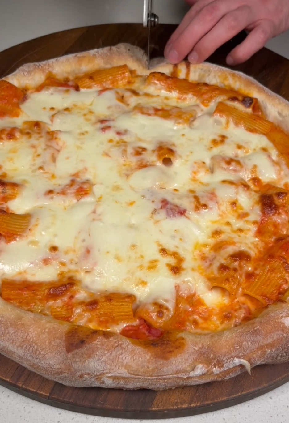 Don’t lose your noodle🫨 Baked for 8min on a baking steel pro preheated to 550F. Baking Steel website is linked in my profile and my discount code “PIZZOFART” gets 10% off🍕❤️‍🔥 Try my easy same day dough recipe, it’s the pinned post on my page! DM me your pizza pics to be featured in my stories🍕📸 #pizza #asmr #mukbang #food 