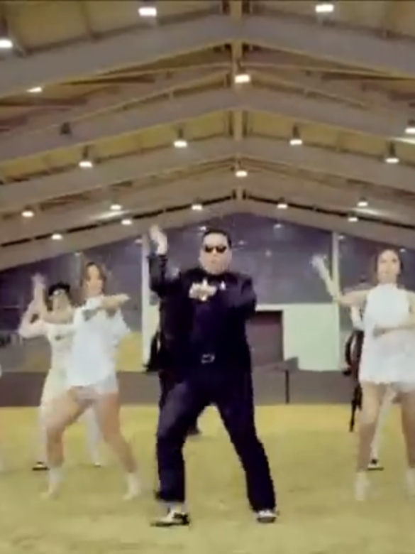 PSY - Gangnam Style . #MúsicasRetroDeLos80sy90s 
